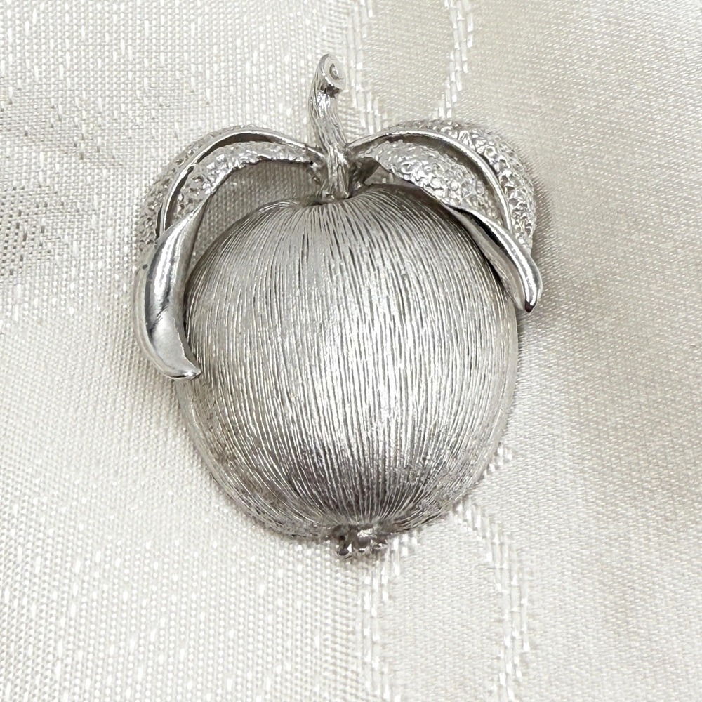 1961 Adam's‎ Delight Signed Sarah Coventry Apple Silver Tone Fruit Brooch